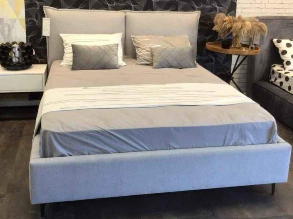 מיטה זוגית מרופדת בעיצוב מודרני - דגם קורדור