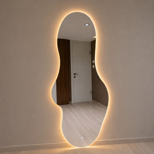 מראת גוף גלית עם תאורת LED חכמה – שילוב מרהיב של עיצוב וטכנולוגיה