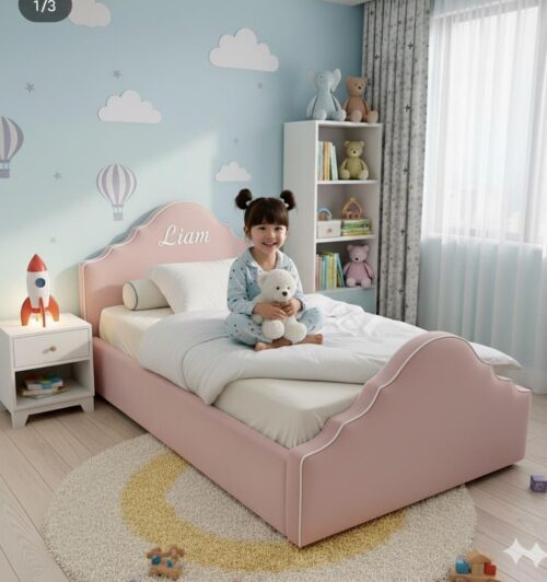 מיטה מרודפת מעץ מלא בהתאמה אישית - דגם ליאם